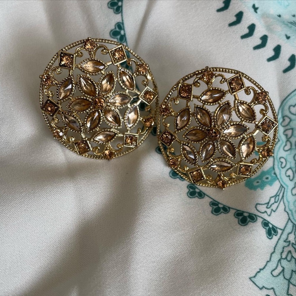 Golden Studs (earrings)